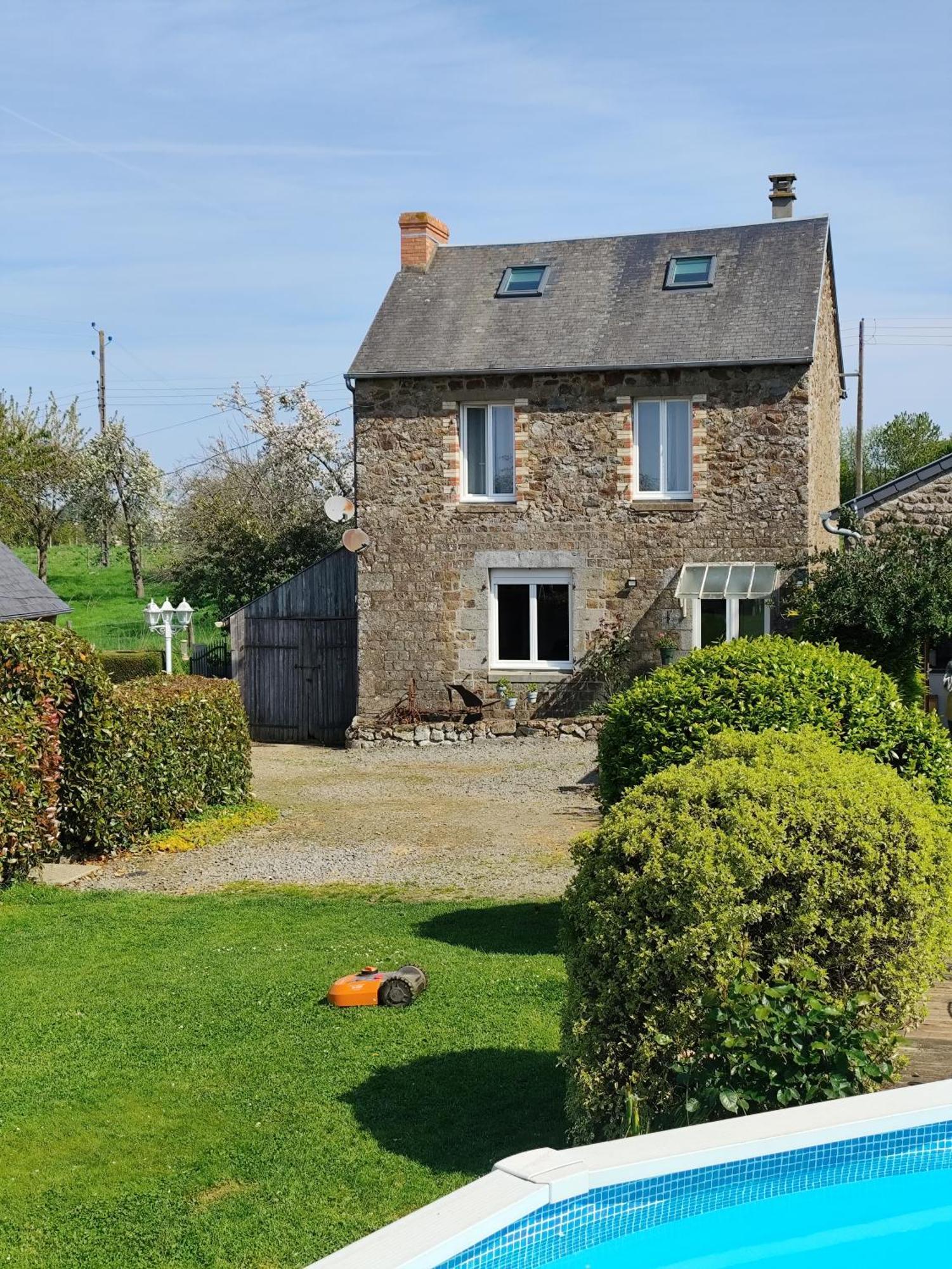 Le Jardin B&B Isigny-le-Buat Luaran gambar