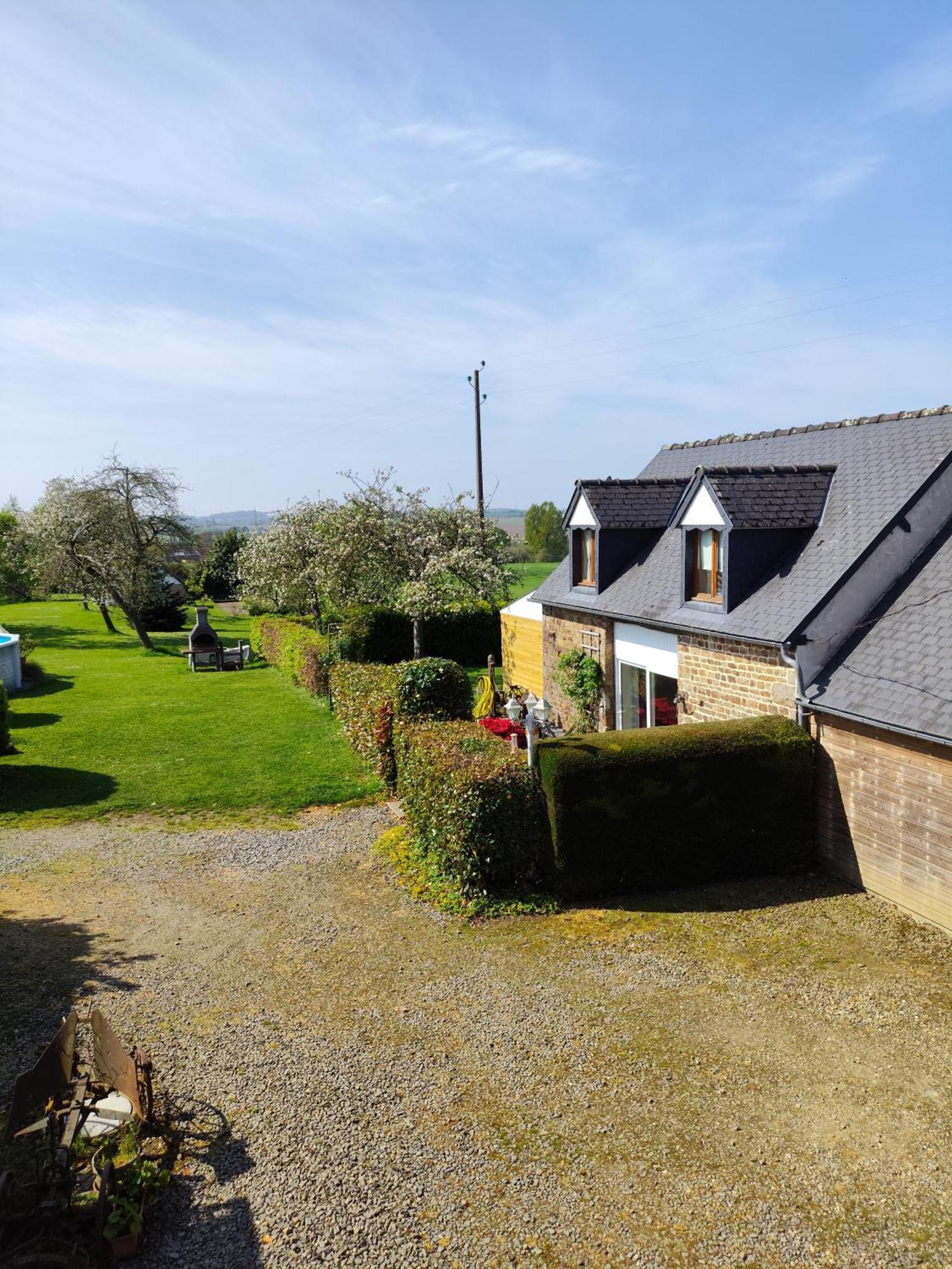 Le Jardin B&B Isigny-le-Buat Luaran gambar